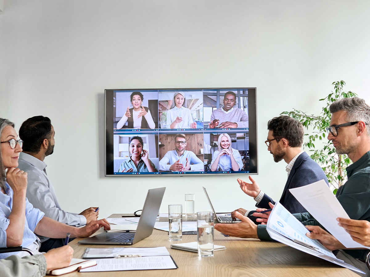 Pera M.I.C.E Travel Experience, kurumsal toplantıları yalnızca bir araya gelme organizasyonu olarak görmez; karar alma, iletişim ve stratejik hizalanma platformları olarak ele alır.