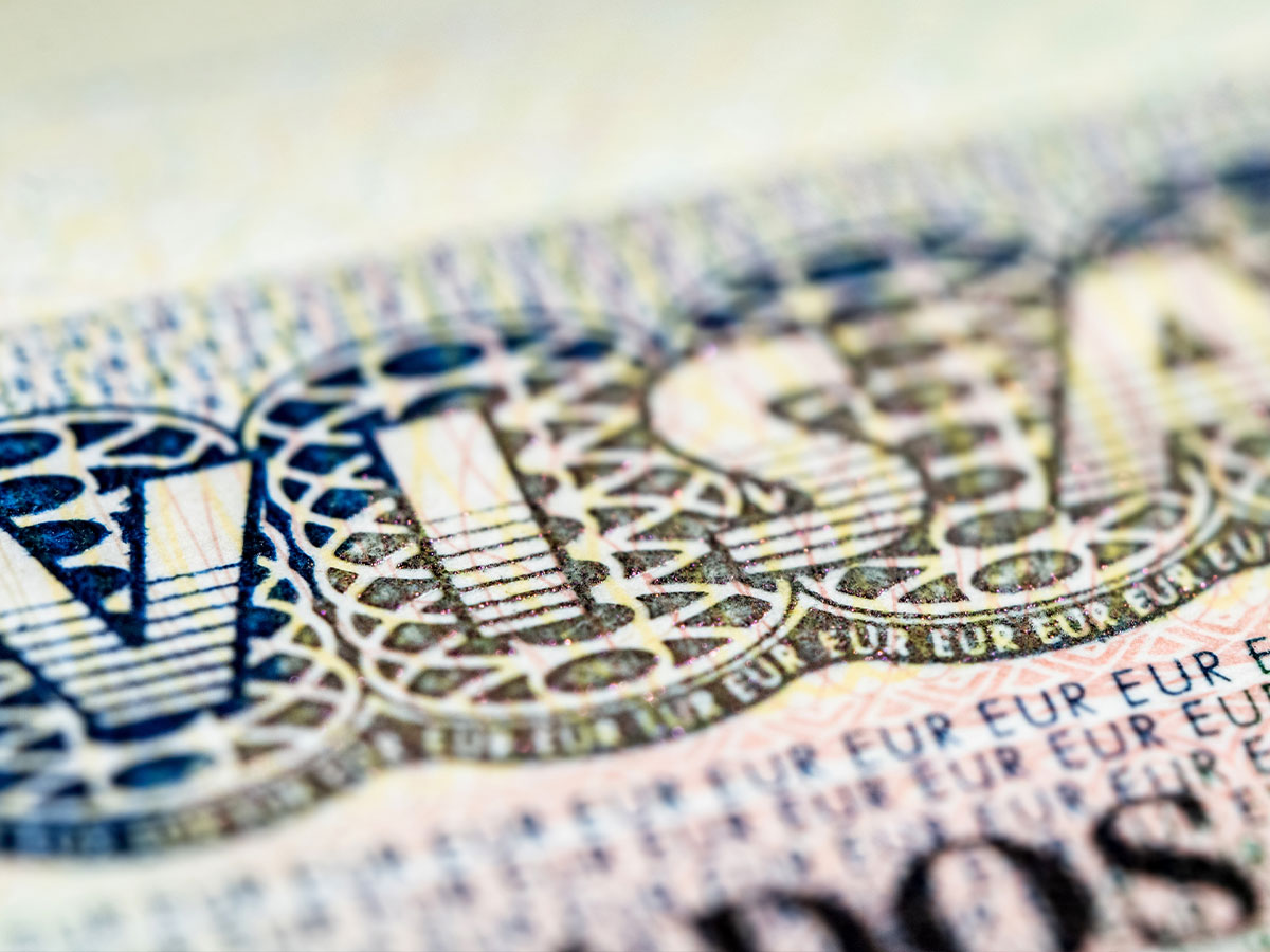 Uluslararası seyahatlerin en kritik aşamalarından biri vize süreçleridir.