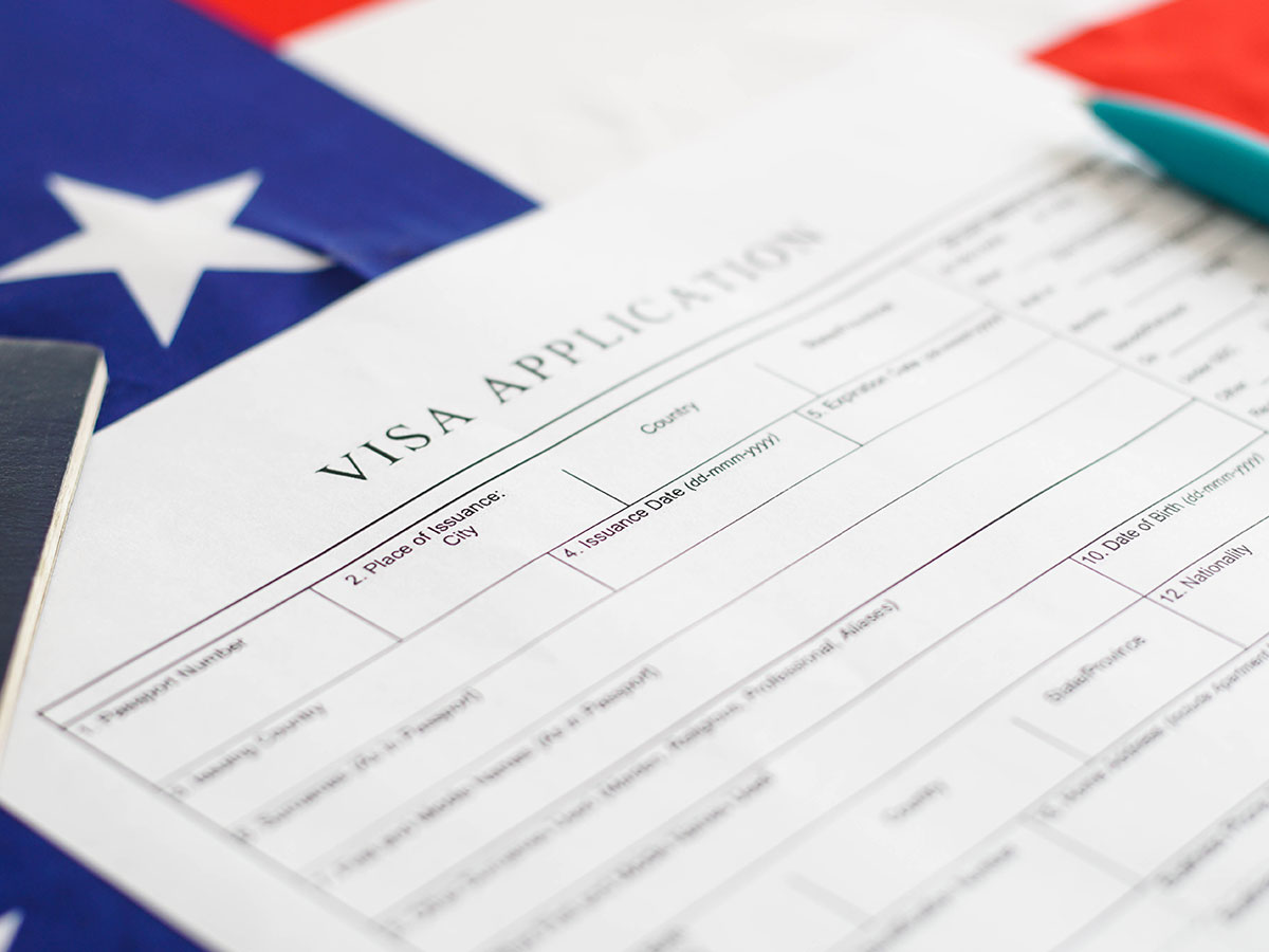 Uluslararası seyahatlerin en kritik aşamalarından biri vize süreçleridir.